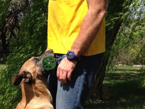 Gaston entregando el apport metálico.