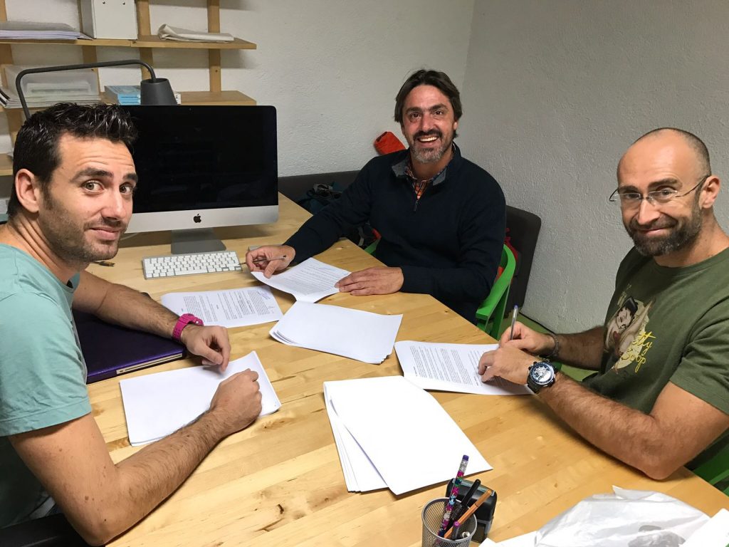 Luis Raggio, nuevo responsable de EDUCAN en Argentina, Carlos Alfonso López CEO de EDUCAN y Marcos González CBO de EDUCAN en el momento de la firma del acuerdo comercial para iniciar la actividad en Argentina