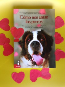 El regalo de Carlos Dangoor, un libro precioso y el detalle de llenarlo de corazones de papel :-)